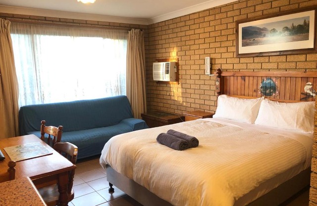 Lake Front Motel