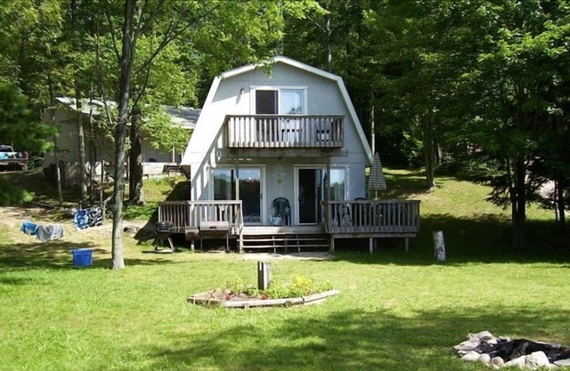 Au bord du lac, Cottage récemment rénové avec 3 chambres, Harper Lake
