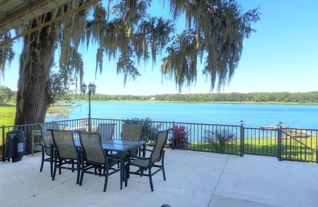 Lake Front Retreat...Get away from it all and relax ...away from the city lights