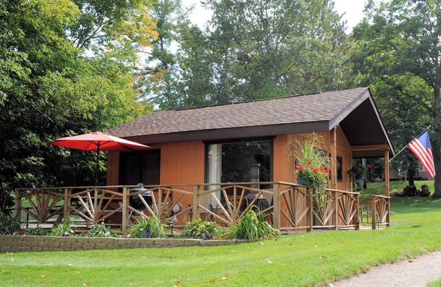 Lake Front Cabin sur Clear Lake! Location de bateaux sur place. Marchez vers tout!