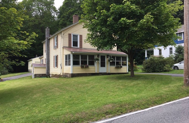 Lake George-Great Location! Close to Everything for a great vacation!