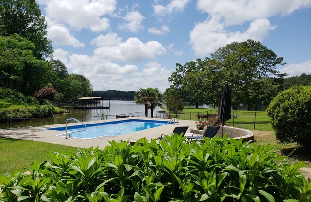 Lac Hamilton Lake House