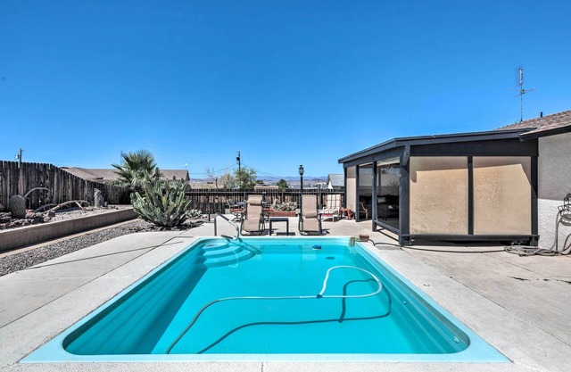 Lake Havasu Home w / Pool - 2 miles au bord de l'eau!