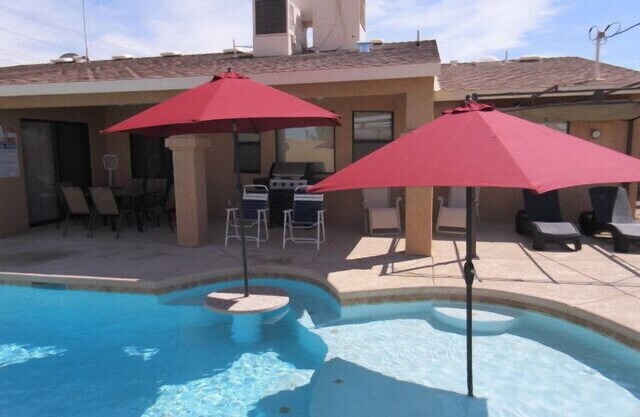 Havasu Home avec piscine chauffée, à quelques minutes du lac, spécial oiseaux de neige Nov & Dec
