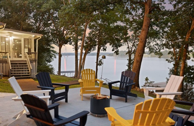 Lake Home Cutie North Nashville