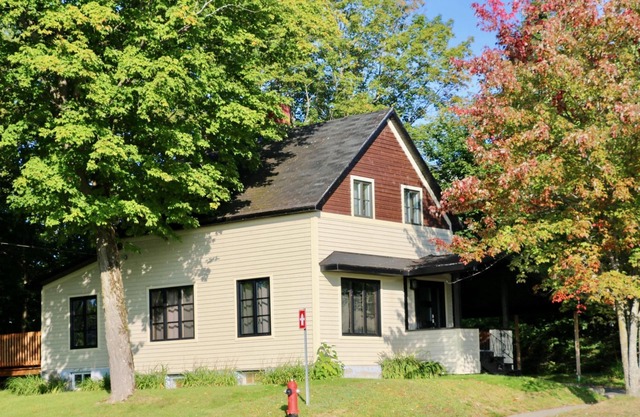 MAISON DU LAC