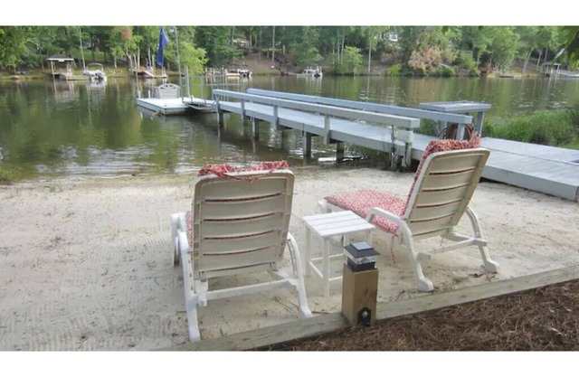 Lake House Cottage - Private Ramp, Dock & Beach, Great Fishing