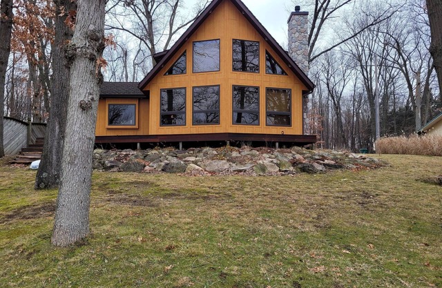 LAKE HOUSE LUXURY WITH PANORAMIC VIEWS OF THE WATERFRONT 300FT DOCK