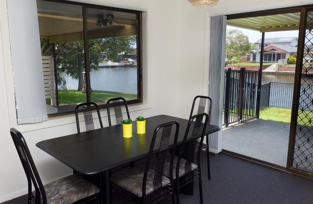 Lake House on Elouera