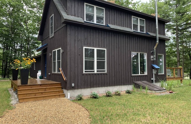 Lake House on walking trail near Mount Monadnock