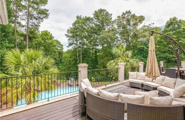 Lake House Perfect for Families and Large Groups