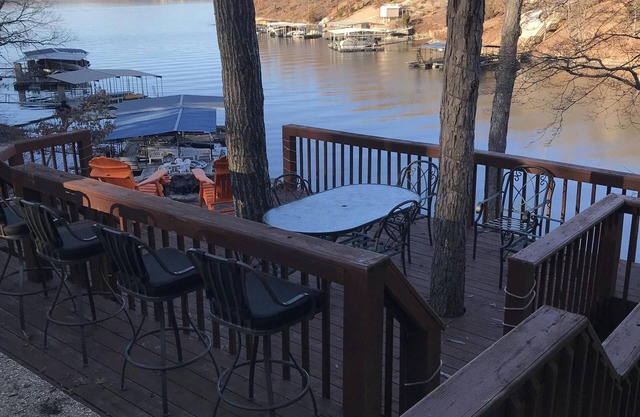 Waterfront House w / vue incroyable et Dock - 16 personnes