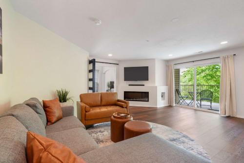 Lake It Easy - Condo for 7