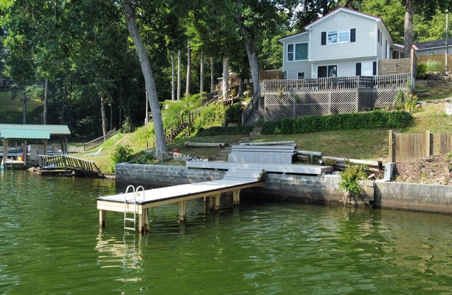 Lake Jackson Waterfront Home w/ breathtaking views & dock