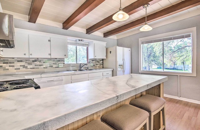 NEW! Relaxing Granite Shoals Home, Walk to Lake