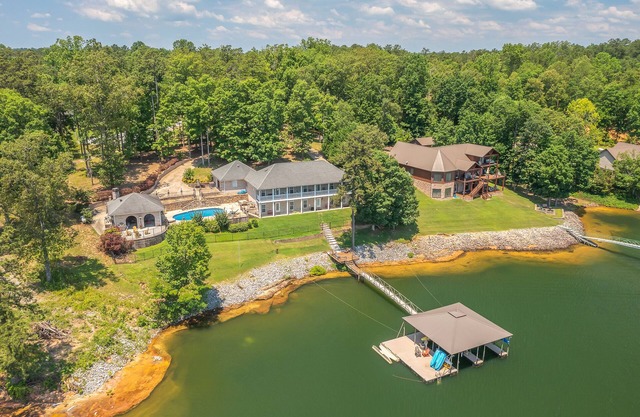 Smith Lake Rentals & Sales - LAKE LIFE 105 - Piscine privée surplombant le lac