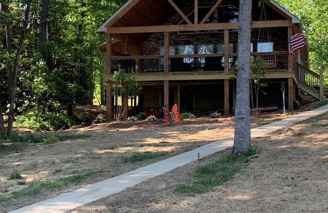 "Lake Life" Une magnifique maison sur le lac Smith, à Double Springs, 5BR, 2BA