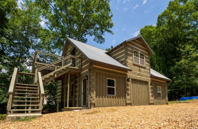 Lake living at its best!