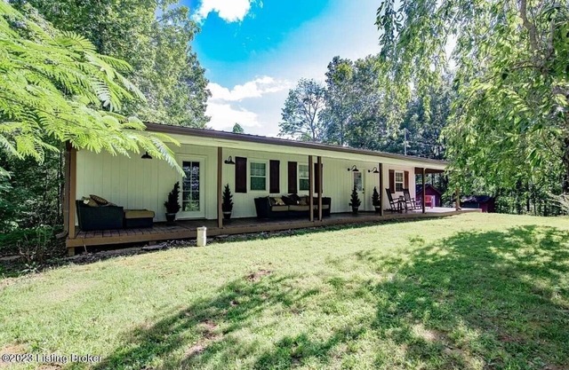 Lake living has never been easier! Enjoy your time at Rough River Lake.