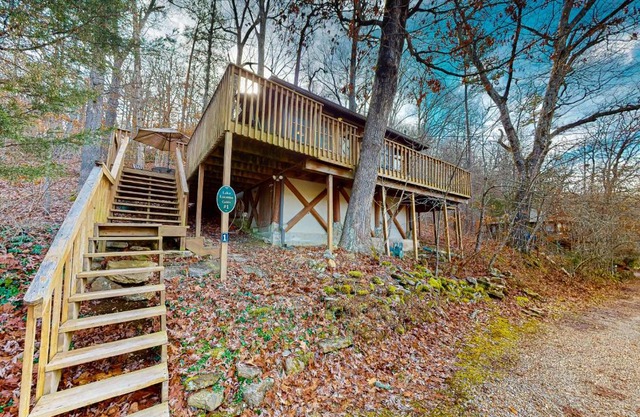Lake Lucerne - Treehouse Cabin #01