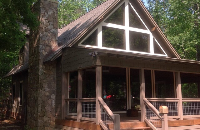 Cabine au bord du lac, couple confortable ou petite famille. Pontoon Boat Rentals Disponible
