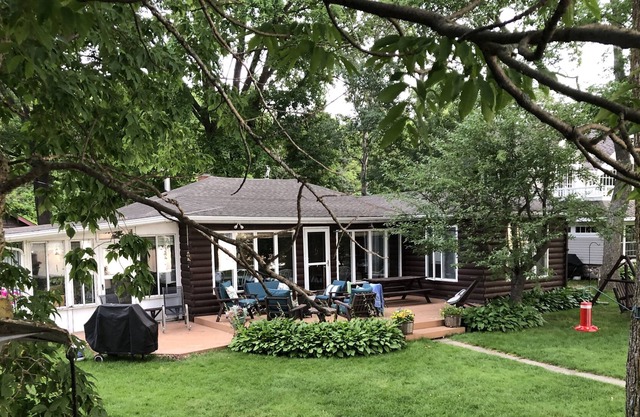 Lake Melissa Darling Cottage - Sleeps 12 - Lots of extras - Wifi