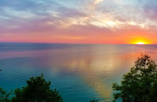 105 'de la plage privée du lac MI. Réservez en octobre pour les meilleures couleurs d'automne.