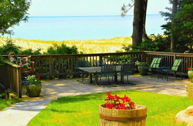 Lake Michigan Cottage, plage privée et couchers de soleil, grande terrasse, pour 16 personnes