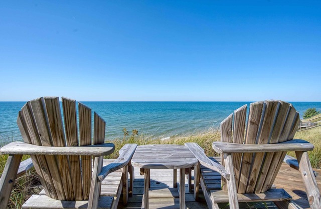 NOUVEAU! Waterfront Lake Michigan Home w / Hot Tub Deck!