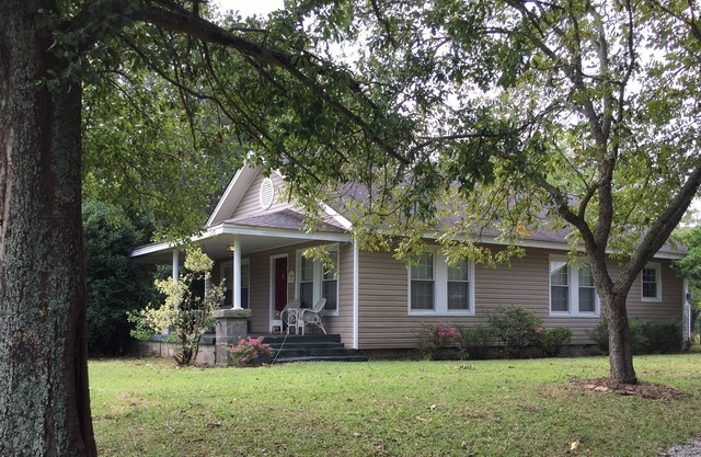Lake Monticello Area Cottage sur 7 acres
