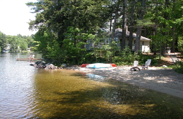 Lake / Mountain View-Highland Lake Waterfront 3 Bedroom Cottage