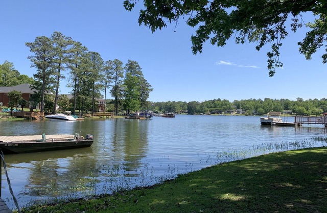 Lake Murray/Chapin - Comfy home with boat ramp and dock on a quiet cove