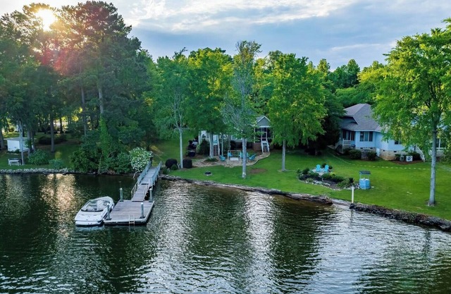 Lake Murray waterfront | 4BR | Dock | Serene