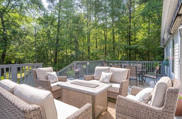 Game Room, Dock, Kayaks, grills, Outdoor Dining