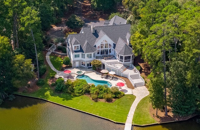 Lake Oconee Waterfront Home with pool & private dock