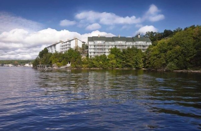 Lago de los Ozarks: 3BR Condo en Lakeside Resort w / WiFi, piscina y Deportes Acuáticos