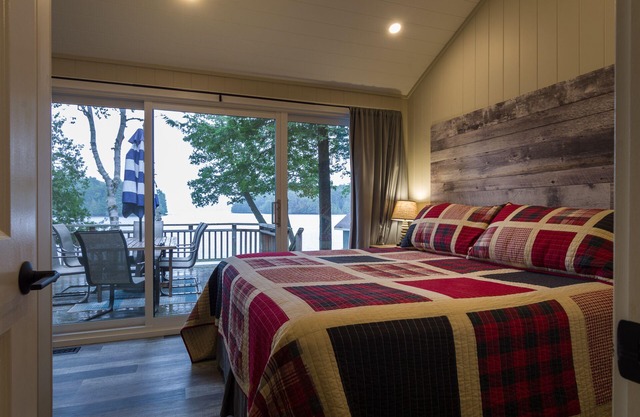 Tout nouveau chalet de luxe ♥ Un des meilleurs emplacements sur le lac Rosseau ~ Kayak!