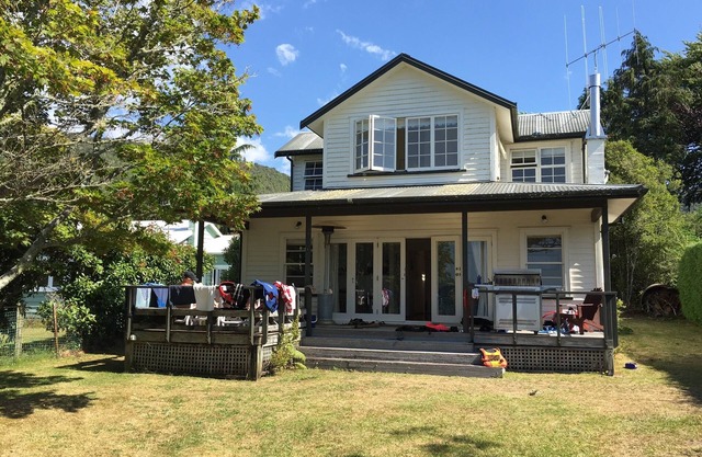 Belle maison de vacances au bord du lac Rotoiti