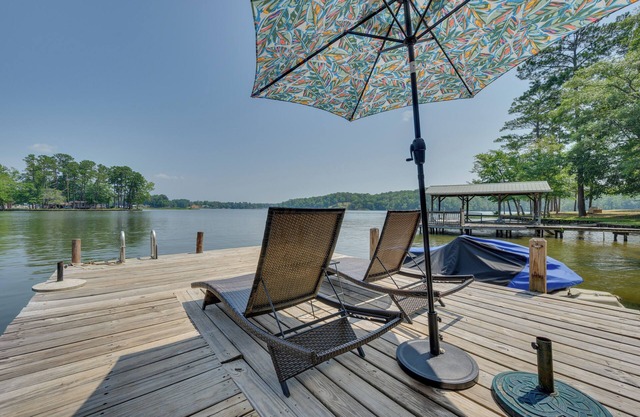 NOUVEAU! Accueil du secteur riverain du lac Sinclair avec foyer + quai