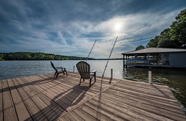 Lake Sinclair Home w/ Private Dock & Fire Pit!