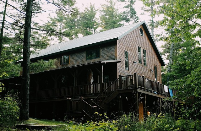 Lake Superior Beachfront, 4+ Bedrooms, Spectacular Timberframe Home