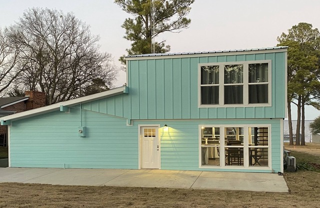 Lake Tawakoni Breezy Point Waterfront Home-with Dock