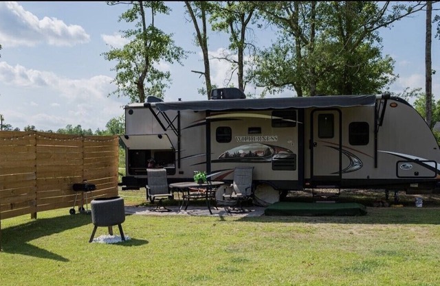 Lake town Glamping