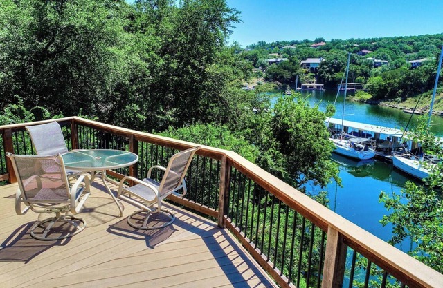 Une vue imprenable sur le lac Travis: Casita Golden Rod (# 2)