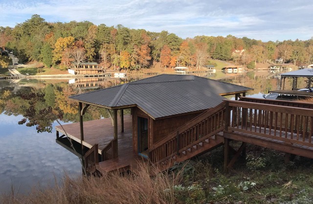 Une belle maison au bord du lac vous attend !!!