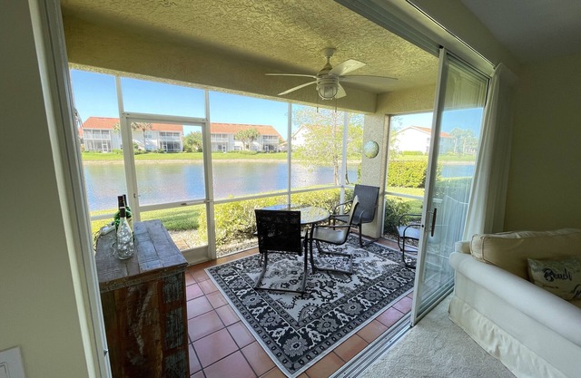 Vue sur le lac - Lumineux et spacieux, fin unité Condo-1er étage - Promenade à la piscine et au pavillon