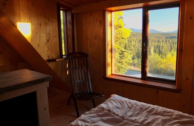 Vue sur le lac / Chalet, Marsh Lake, YT