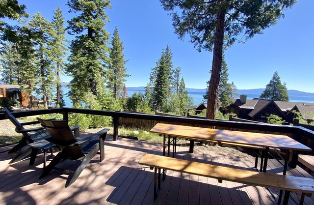 Cozy Lake View Cabin, ** Walk to Lake - Au bord du lac de l'autoroute, 2b 1. 5b ..