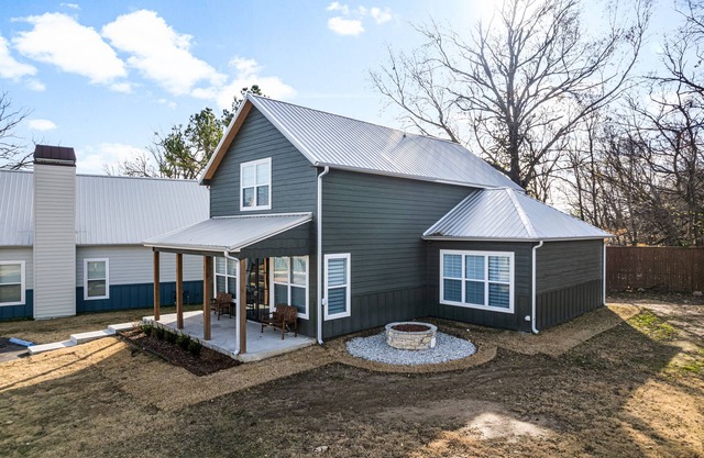 Savor Cozy Evenings W/BBQ Grill & Patio-Sleeps12