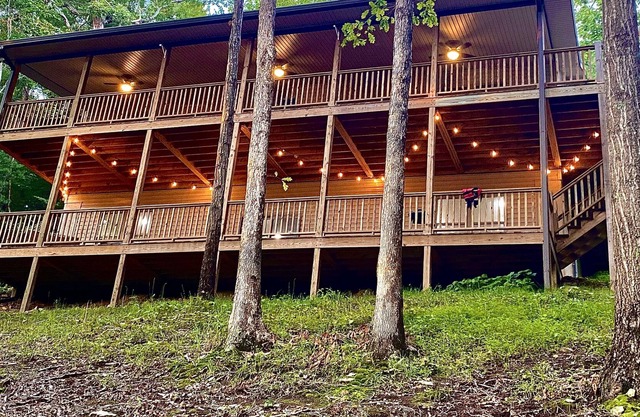 Lake View w/ Dock, Game Room, Fire Pit, & Kayaks
